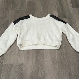 Random Hearts Girls White Cropped Sweater with Black Accents Size S